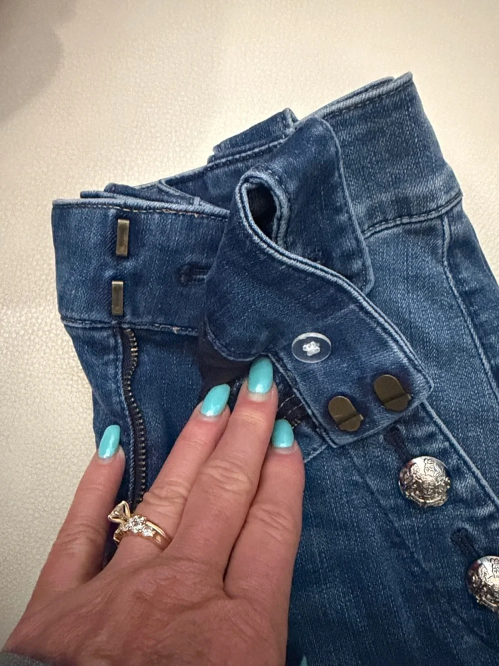 White House, Black market Denim Button-Detail Women's Shorts - Blue - Picture 9 of 10